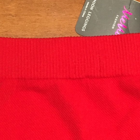NWT MeMoi Fashion Leggings Pleated Front Red Size S/M - Picture 12 of 13